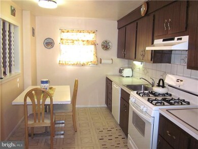 903 Hancock St, Folsom, PA 19033 - photo 7