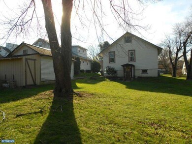 813 Orchard Ave, Southampton, PA 18966 - photo 2