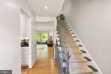 7908 Pebble Brook Ct, Springfield, VA 22153 - photo 6