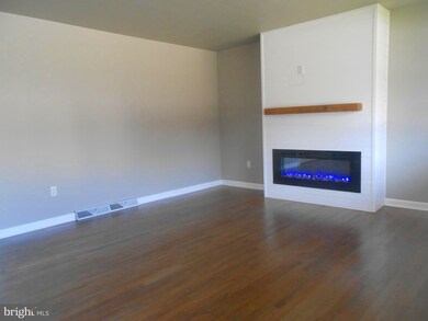 26 N Maple Ave, Smithsburg, MD 21783 - photo 4