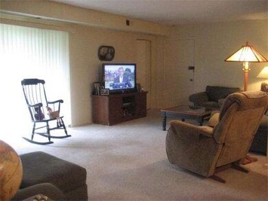 4700 N Main St unit 2B, Fall River, MA 02720 - photo 5