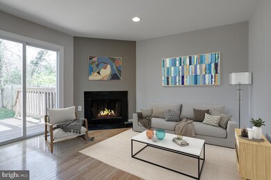 3032 Hickory Grove Ct, Fairfax, VA 22031 - photo 3