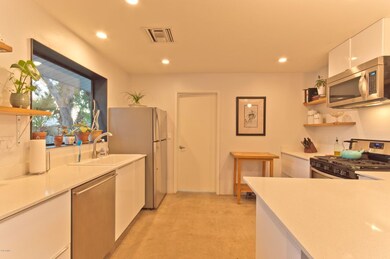 kitchen g