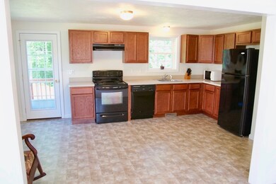 323 Whitetail Cir, Southbridge, MA 01550 - photo 3