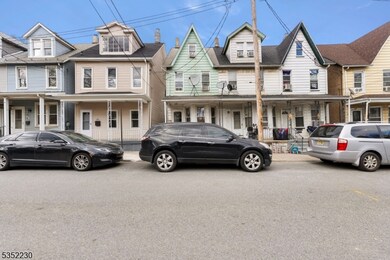 317 Mercer St, Phillipsburg, NJ 08865 - photo 2