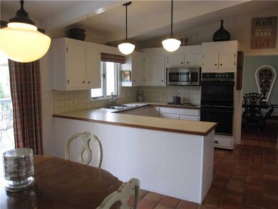 156 Gilbert Stuart Dr, East Greenwich, RI 02818 - photo 5