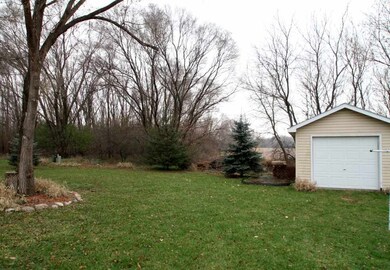 1115 W Burbank Ave, Janesville, WI 53546 - photo 3