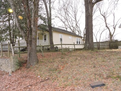 704 Madison St, Manchester, TN 37355 - photo 4