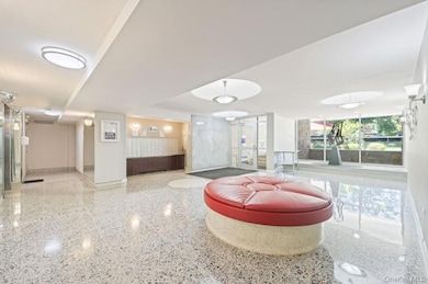 Kennedy Street Quad unit 3J, Bayside, NY 11360 - photo 4