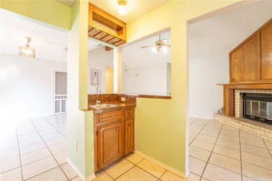 2509 Crestlea Dr, Corpus Christi, TX 78415 - photo 4