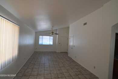 6458 E Cyclone Dr, Tucson, AZ 85730 - photo 3