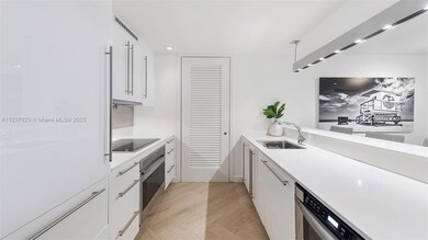 2201 Collins Ave unit 804, Miami Beach, FL 33139 - photo 4