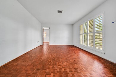 1011 Cheshire Ln, Houston, TX 77018 - photo 6