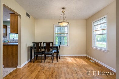 1283 E 16th St-3