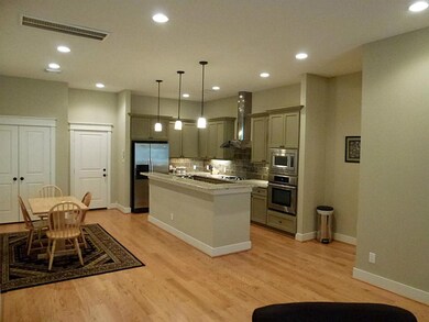 652 E 6 1 2 St, Houston, TX 77007 - photo 2