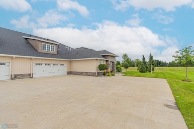 5076 Prosperity Way S, Fargo, ND-56.jpg