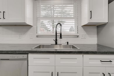 19180 Strawberry Hill Rd, South Bend, IN 46614 - photo 6