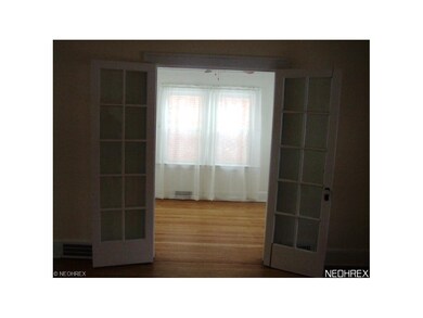 LIVING ROOM/STUDY