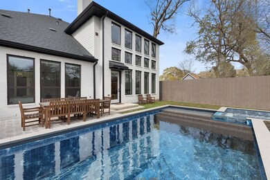 1427 Chamboard Ln, Houston, TX 77018 - photo 4