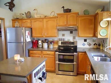5507 N Leawood Ct, Peoria, IL 61615 - photo 7
