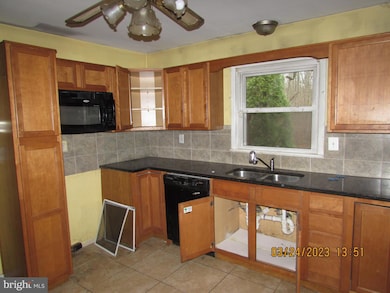 12945 Fletchertown Rd, Bowie, MD 20720 - photo 6