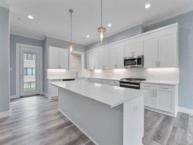 453 S Rayner St, Fort Worth, TX 76111 - photo 2