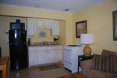 DSC_0695_kitchenette