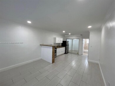 7315 Byron Ave unit 8, Miami Beach, FL 33141 - photo 5