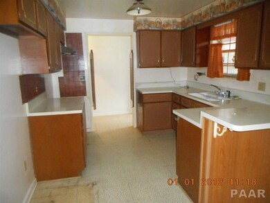 6831 N Michele Ln, Peoria, IL 61614 - photo 2