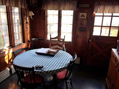 12 Wayne St, Troy, NY 12180 - photo 5