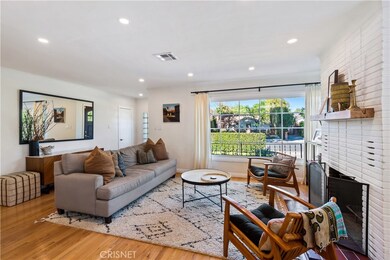 22020 Martinez St, Woodland Hills, CA 91364 - photo 4