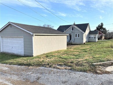 Detached Garage
