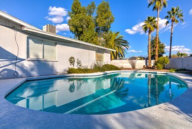 2329 W Isabella Ave-41