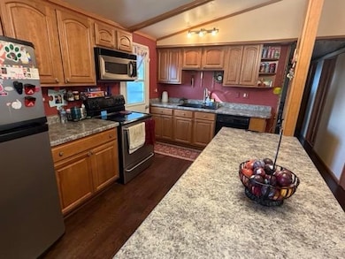 209 Flat Iron Dr, Columbus Junction, IA 52738 - photo 6