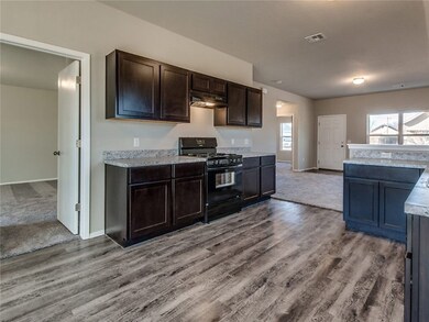 1038 S Morningside Dr, Fayetteville, AR 72701 - photo 5