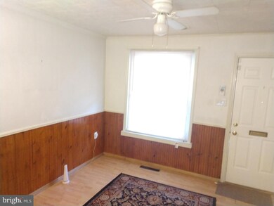 209 Kline St, Reading, PA 19611 - photo 2