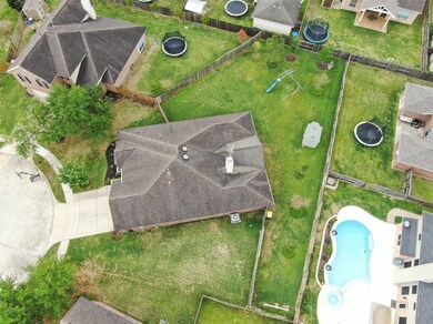 4811 Lakefront Terrace Ct, Pearland, TX 77584 - photo 2