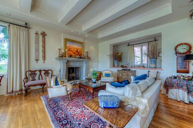 013_Living Room