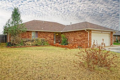 1901 Briarhill St, Moore, OK 73160 - photo 4