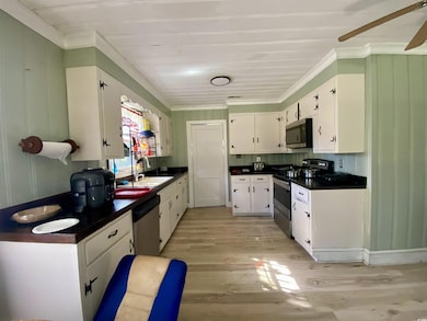 501 N Nichols St, Nichols, SC 29581 - photo 6