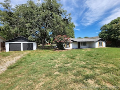 7915 E 131st St S, Bixby, OK 74008 - photo 2