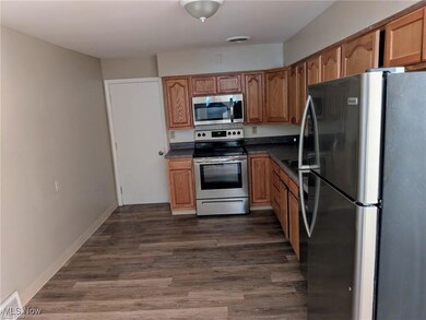 1733 Robindale St unit DN, Wickliffe, OH 44092 - photo 5