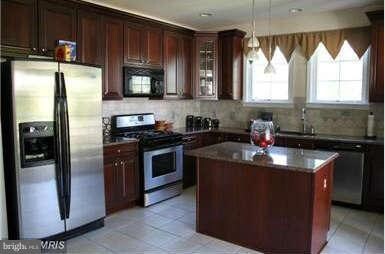 13846 Greendale Dr unit 13846, Woodbridge, VA 22191 - photo 2