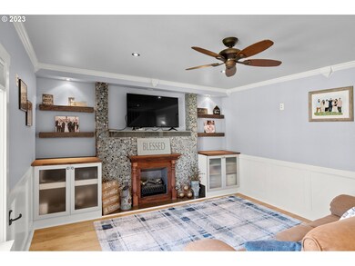 2986 G St, Hubbard, OR 97032 - photo 4