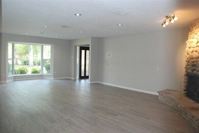 606 N Clear Creek Dr, Friendswood, TX 77546 - photo 6