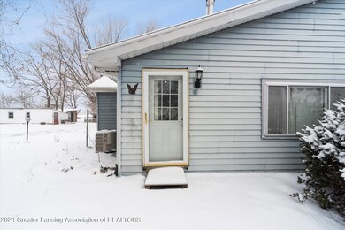 04-469-N-Eifert-Rd-Mason-MI-48854-Window