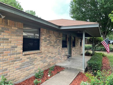 208 Guinevere Dr, Weatherford, TX 76086 - photo 3