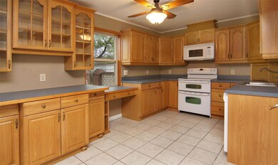 1420 Eastview Dr, Weatherford, TX 76086 - photo 2