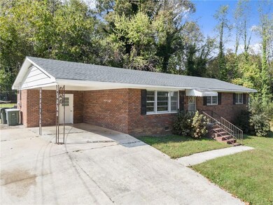 574 S Sage St, Toccoa, GA 30577 - photo 2