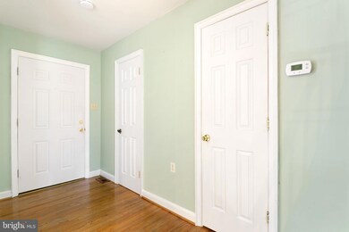 6100 Calico Pool Ln, Burke, VA 22015 - photo 4